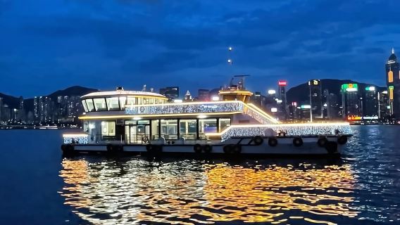 ทัวร์ล่องเรือชมพระอาทิตย์ตกที่ท่าเรือวิคตอเรีย ฮ่องกง พร้อมชิมติ่มซำยามค่ำคืน