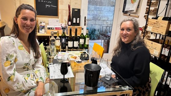 Kelas Merasa Wain Bordeaux Berpandu dengan 6 Wain dan pasangan