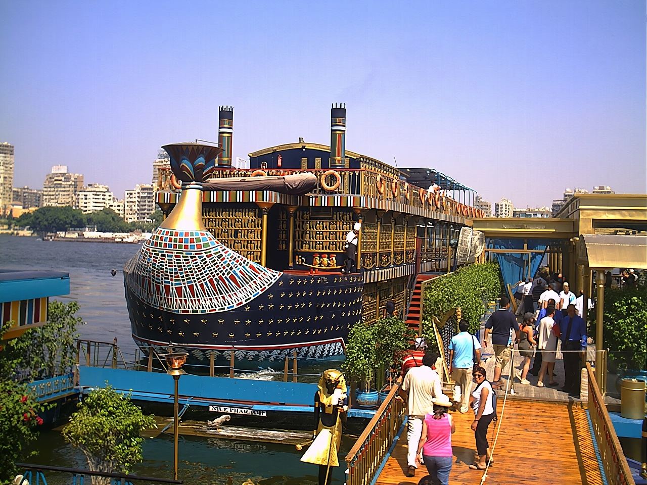 Cena sul Nilo al Cairo con spettacolo dal vivo e trasferimenti|Esperienza serale sul Nilo