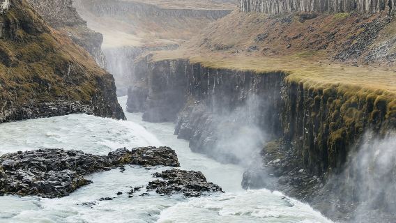 Reykjavik: Golden Circle, Kerid, and Fridheimar Minibus Tour