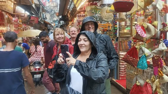 Delhi City Tour: Old Delhi, Markets, Monuments & Street Food Walk