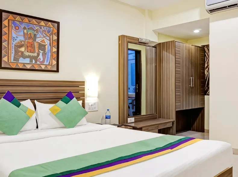 Hotel Madhav International Pune Railway Station