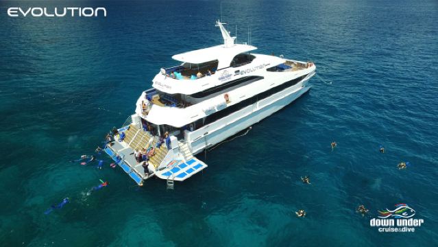 ケアンズ グレート・バリア・リーフ オースプレイ号 1日クルーズ【ランチ付き|エボリューション号】