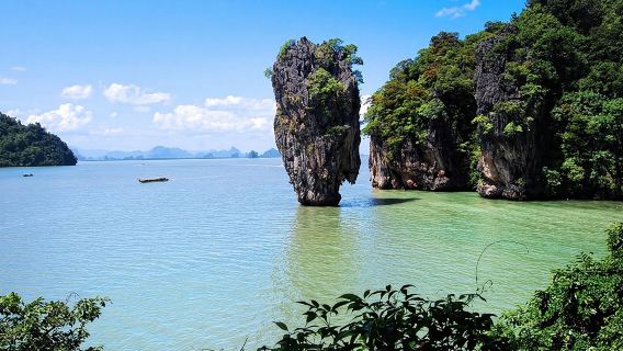 Excursion à l'île de James Bond au départ de Krabi en bateau à longue queue