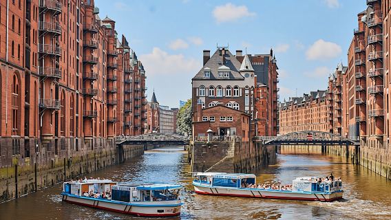 Classic 1.5-hour Hamburg Harbor Cruise With Live Commentary