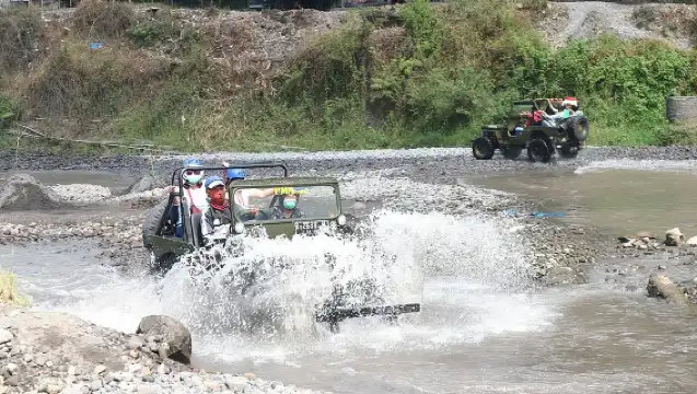日惹一日遊（婆羅浮屠、默拉皮熔岩之旅、普蘭巴南寺）