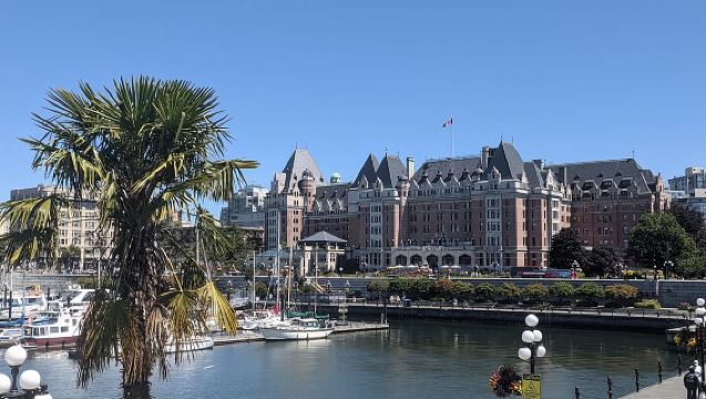 Downtown Victoria Food & City Tour