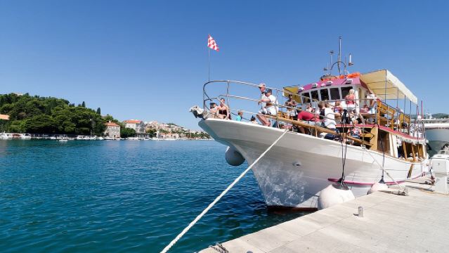 ทัวร์เรือ 3 เกาะที่ดูบรอฟนิก พร้อมอาหารกลางวันและเครื่องดื่ม (ภาษาฝรั่งเศส, สเปน, อังกฤษ)
