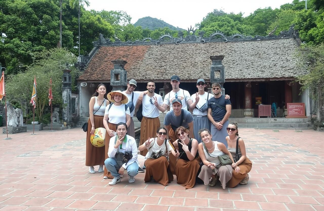 From Ha Noi: Full Day Ninh Binh Tour and Small Groups