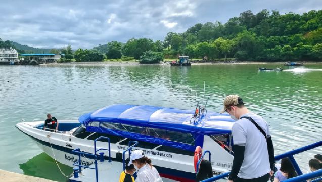 Пхукет: Трансфер на скоростном катере в одну сторону на/с Пхи-Пхи и Ланта