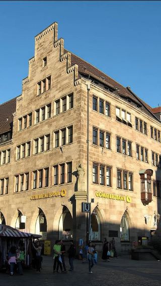 Nuremberg Zoo + St. Lorenz + Pilate's House + Ludwig Plaza 1-day tour