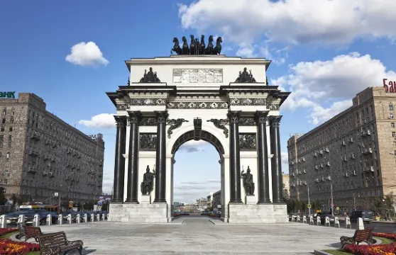 玻璃海灘+託卡列夫斯基燈塔+聖安德魯教堂+俄羅斯凱旋門一日遊