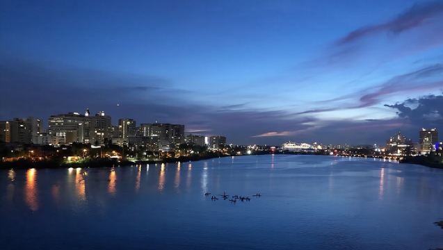 Tur Kayak Malam - Pemandangan Lampu Kota Condado