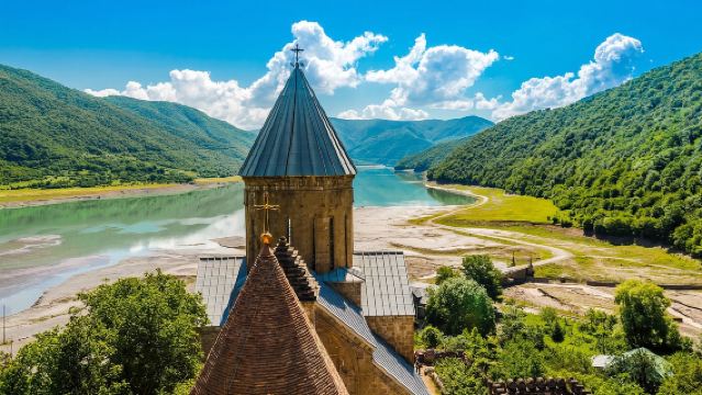 1-day private charter tour to Ananuri Fortress Complex, Georgia-Russia Friendship Monument, and Mt Kazbek