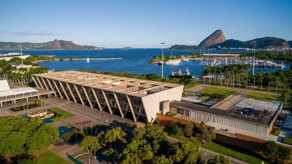 Tour di un giorno alla Cattedrale di Rio de Janeiro + Museo d'Arte Moderna + Centro Cultural Banco do Brasil