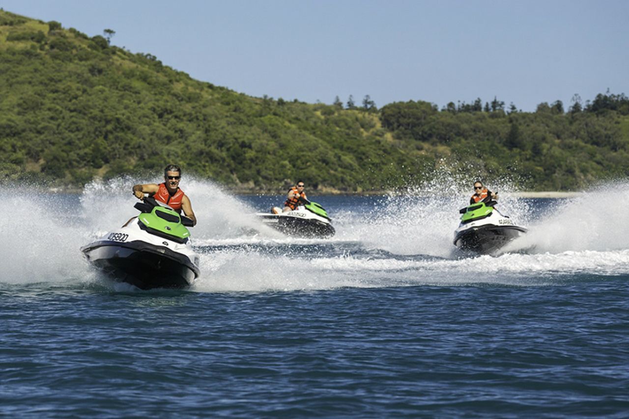 Whitsundays Jet Ski Experience: Exploring Daydream Island + South Molle Island (Departing from Airlie Beach with Hotel Transfers)
