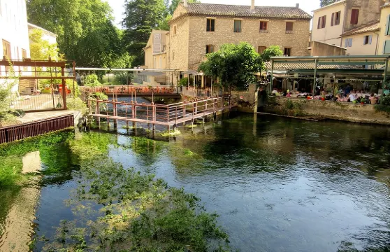 法國魯西永+戈爾德+泉水城半日遊|呂貝龍山村美景|上午去程