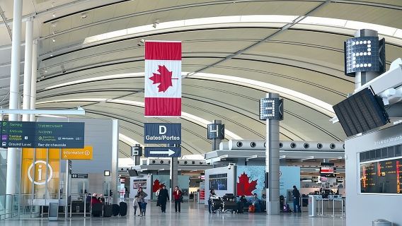 Private YYZ Arrival Transfer-Pearson Airport to Toronto/Misisauga
