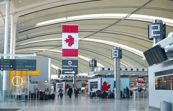 多倫多機場私人抵達接送服務 - 由多倫多皮爾遜國際機場(YYZ)至市中心