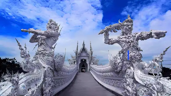 CHIANG RAI Iconic White, Blue Temple, Black House Museum Day Tour with Buffet lunch