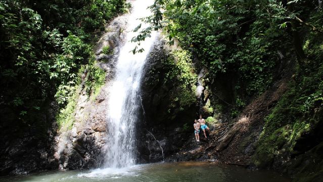 Hike 10 Waterfalls in Jacó 