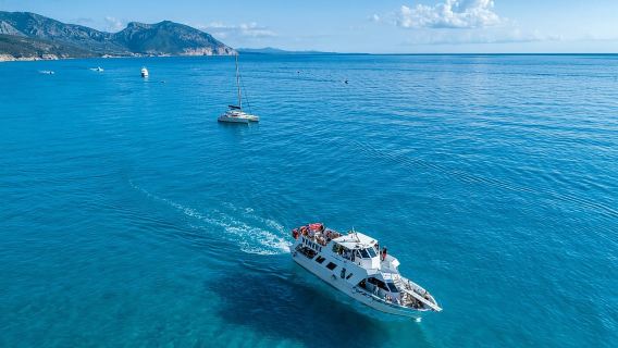 Cala Gonone: gita in barca alla Grotta Bue Marino e alla spiaggia di Cala Luna