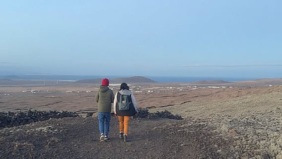 Fuerteventura: Caminata al atardecer por el volcán con salida de la luna y puesta del sol