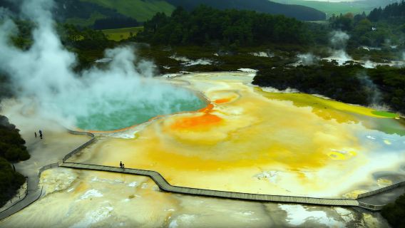 WAI-O-TAPU & HUKA FALLS RC - PRIVATE DAY TOUR FROM AUCKLAND
