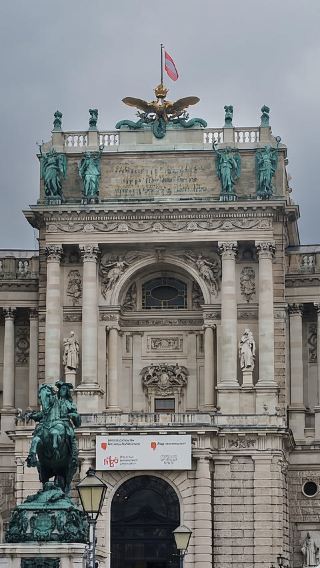 Vienna: Guided Walking Tour of City Highlights & Hidden Gems