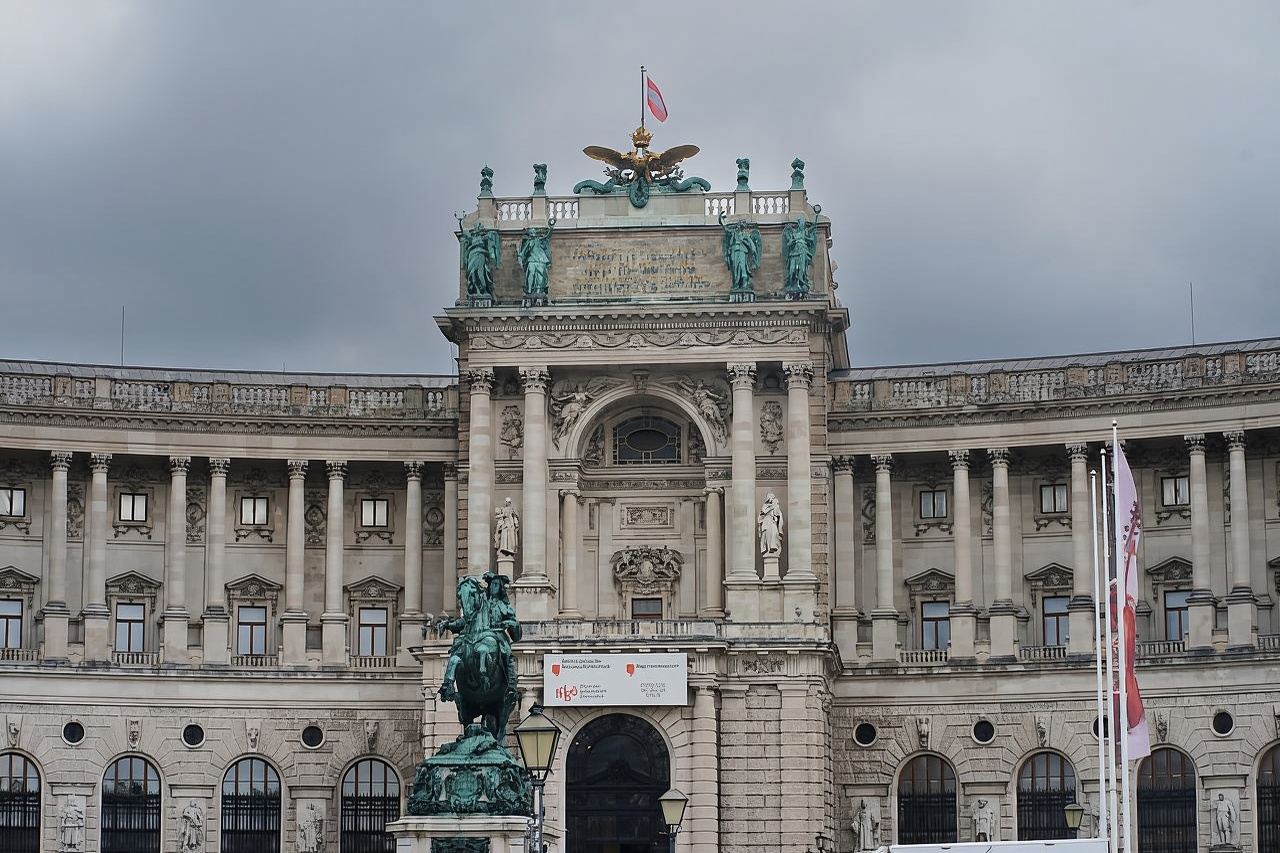 Vienna: Guided Walking Tour of City Highlights & Hidden Gems
