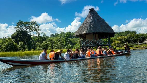 Из Икитоса||Проплывите по реке Амазонке — целый день||