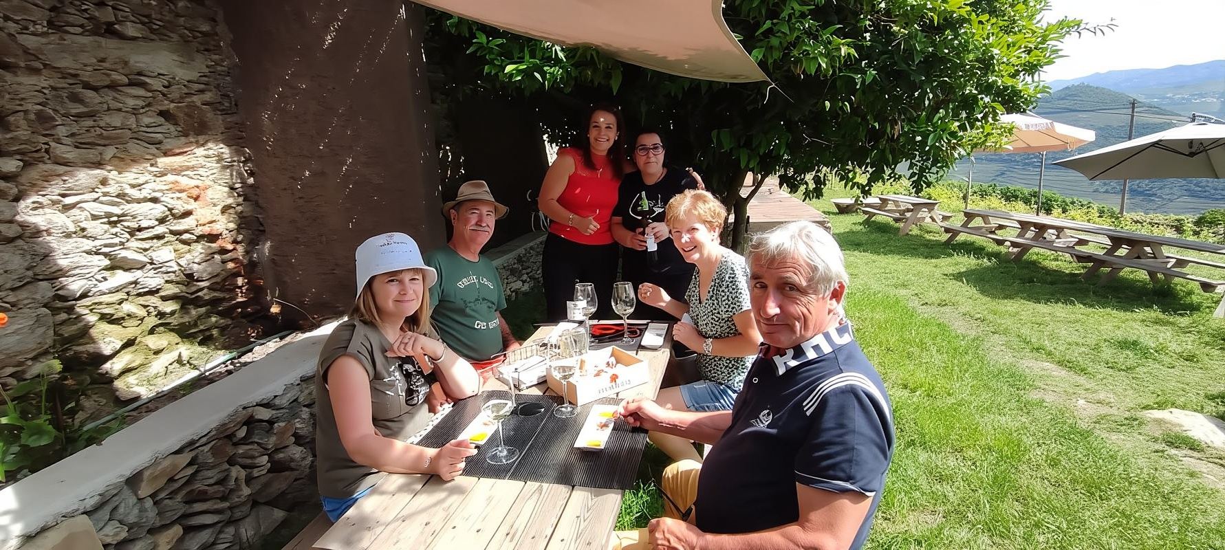 Experiencia Pinhão: Cata de vinos, almuerzo y barco rabelo