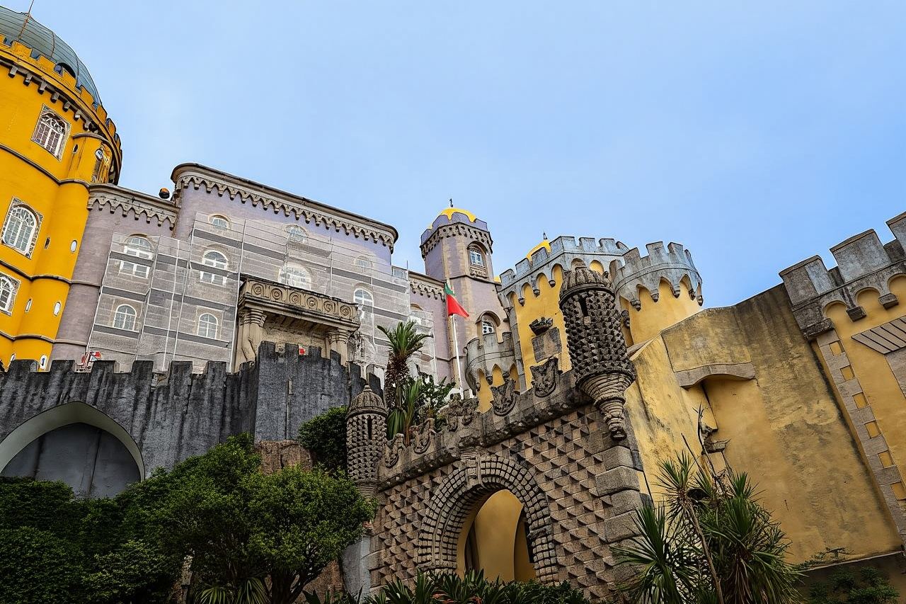 Guided Day Tour of Sintra, Pena Palace, Belém, Cascais and Lisbon