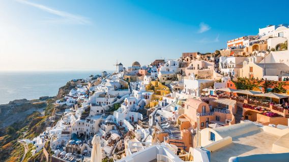 希臘聖托里尼-伊亞小鎮+紅沙灘+藍頂教堂+費拉小鎮【包車】