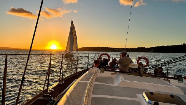 Auckland Harbour Sailboat Cruise Including Three Course Dinner
