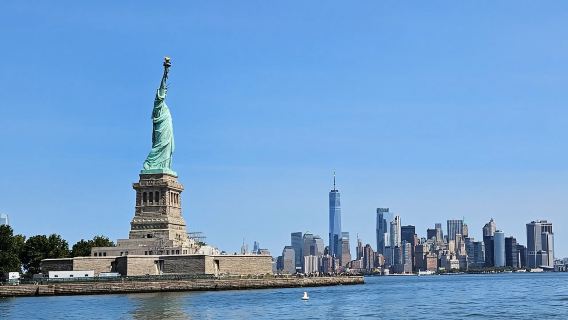 Statue of Liberty and Ellis Island Skip the Line Guided Tour
