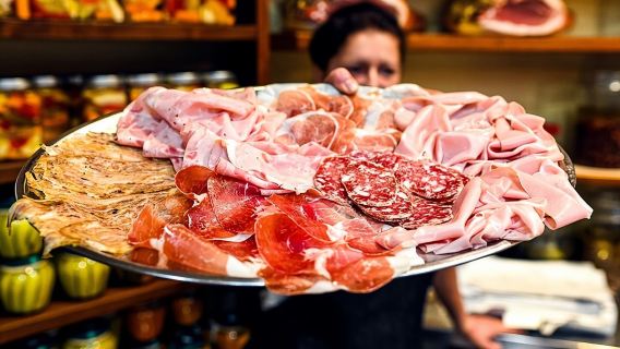 Bologna Food & Market Tour with 6 Tastings, Pasta, Wines & More