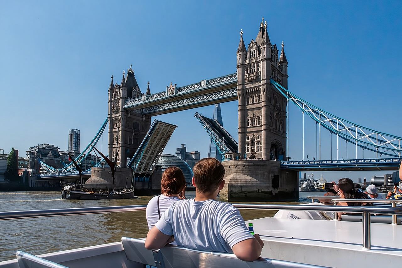Tower Bridge River Sightseeing Cruise from Westminster