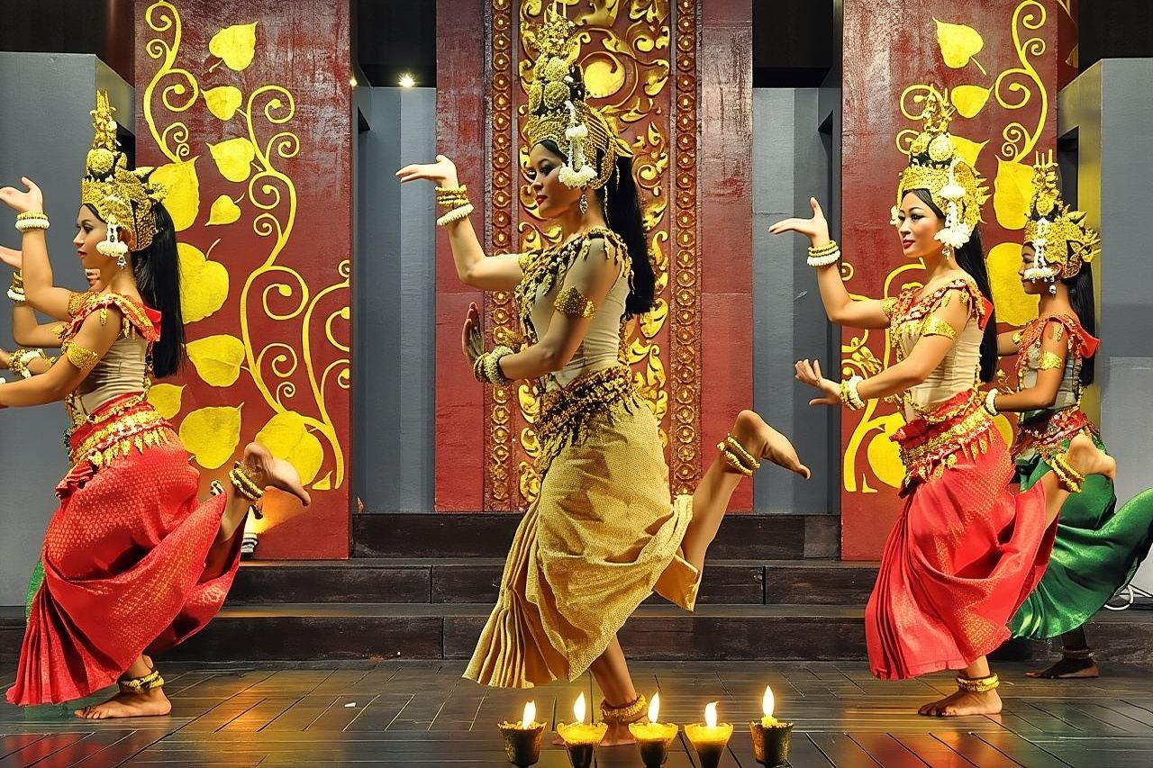 Apsara Dance Show & Dinner with Tuk-Tuk Transfers