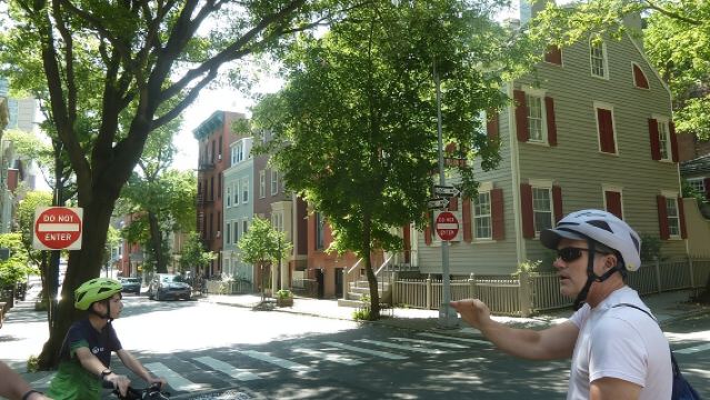 Brooklyn Bridge Waterfront Guided Bike Tour
