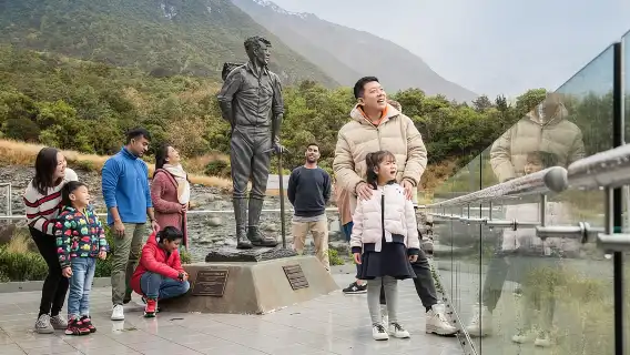 Mount Cook Day tour from Christchurch to Queenstown