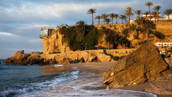 Von Malaga: Nerja- und Frigiliana-Tour