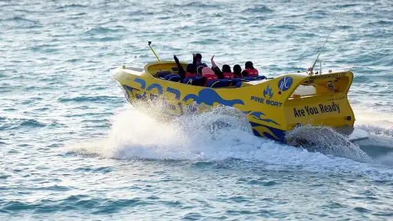 เจดดาห์: ทัวร์เรือเร็วทะเลแดงพร้อมกัปตัน