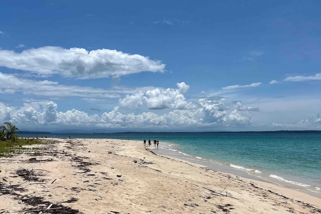 Zapatilla Island Hopping Day Tour