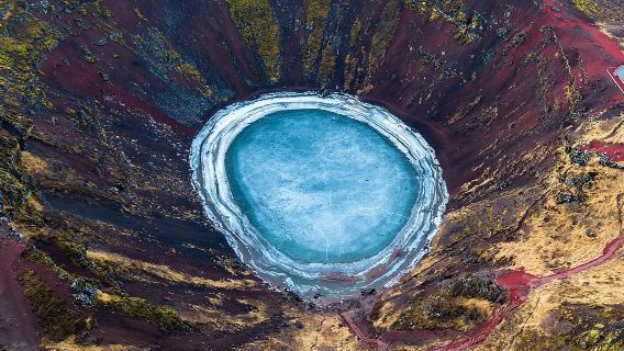 ทัวร์ 1 วัน 8 ชั่วโมงวงกลมทองคำไอซ์แลนด์ ทะเลสาบปล่องภูเขาไฟอุทยานแห่งชาติ กีย์เซอร์ น้ำตกทองคำ รถบัสหรู