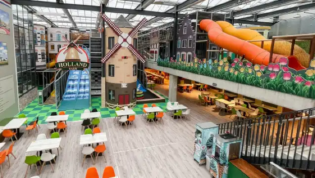 Berlin: Holland-Park day ticket