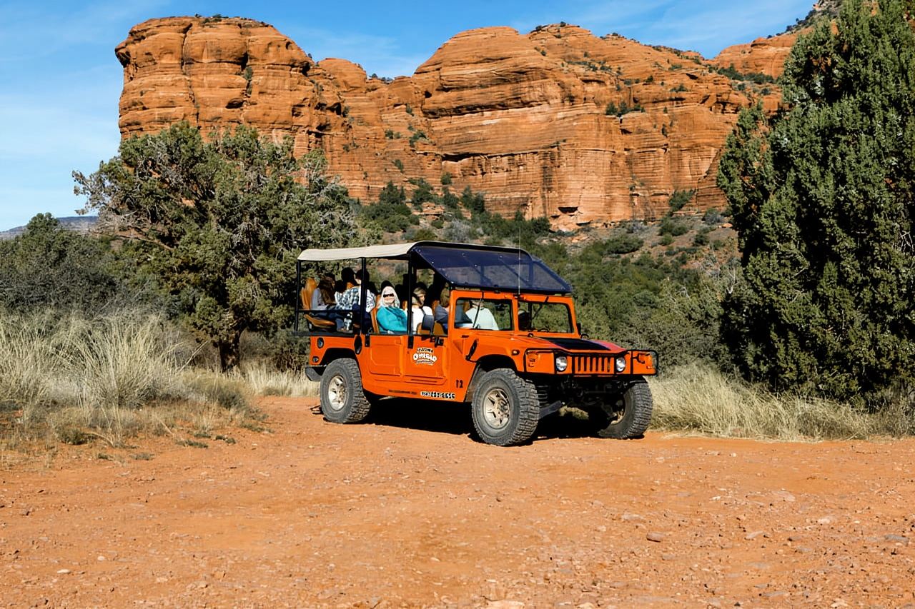Sedona: 2-Hour Jeep (Hummer) On-Road Highlights Tour