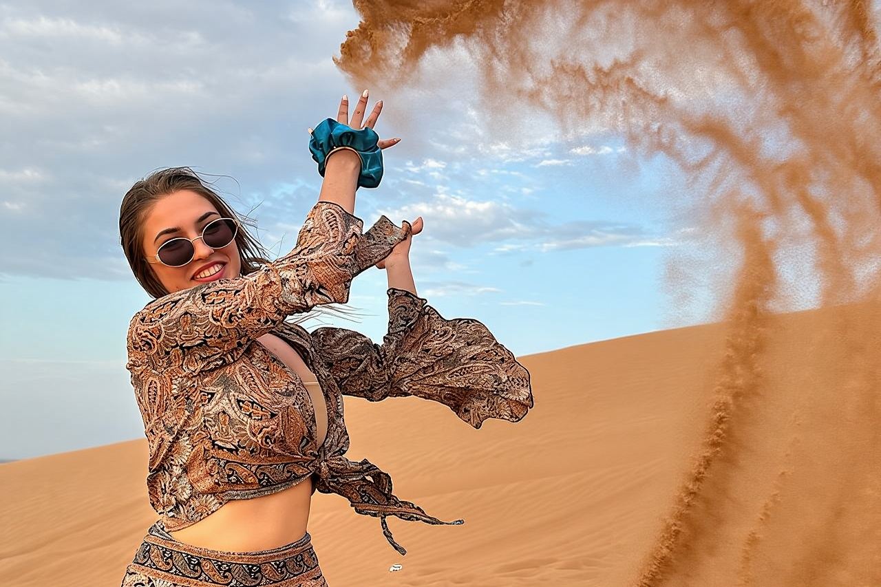 Escursione sulle dune di sabbia rossa, cena a buffet con barbecue e spettacoli dal vivo