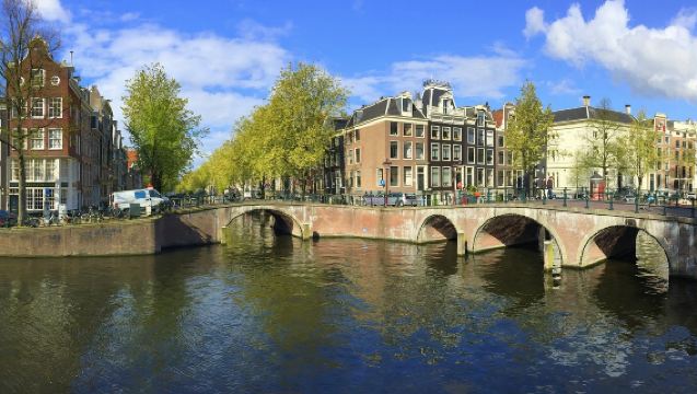1-day tour to Van Gogh Museum, Dam Square, Rijksmuseum, and Emperor's Canal (Keizersgracht) with admission tickets at your own expense
