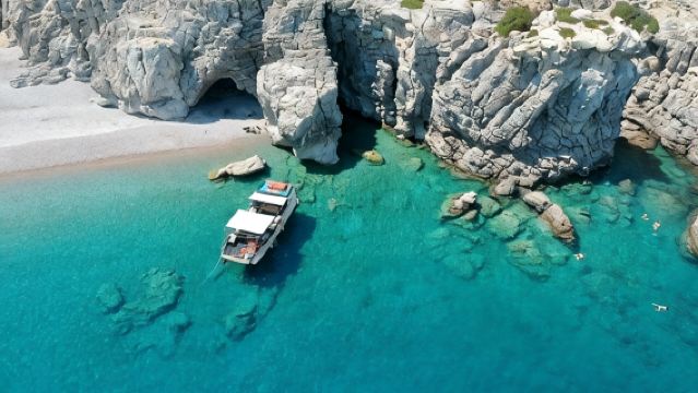 Pelayaran Matahari Terbenam Faliraki dengan Aperol Spritz, Bir & Anggur Sepuasnya